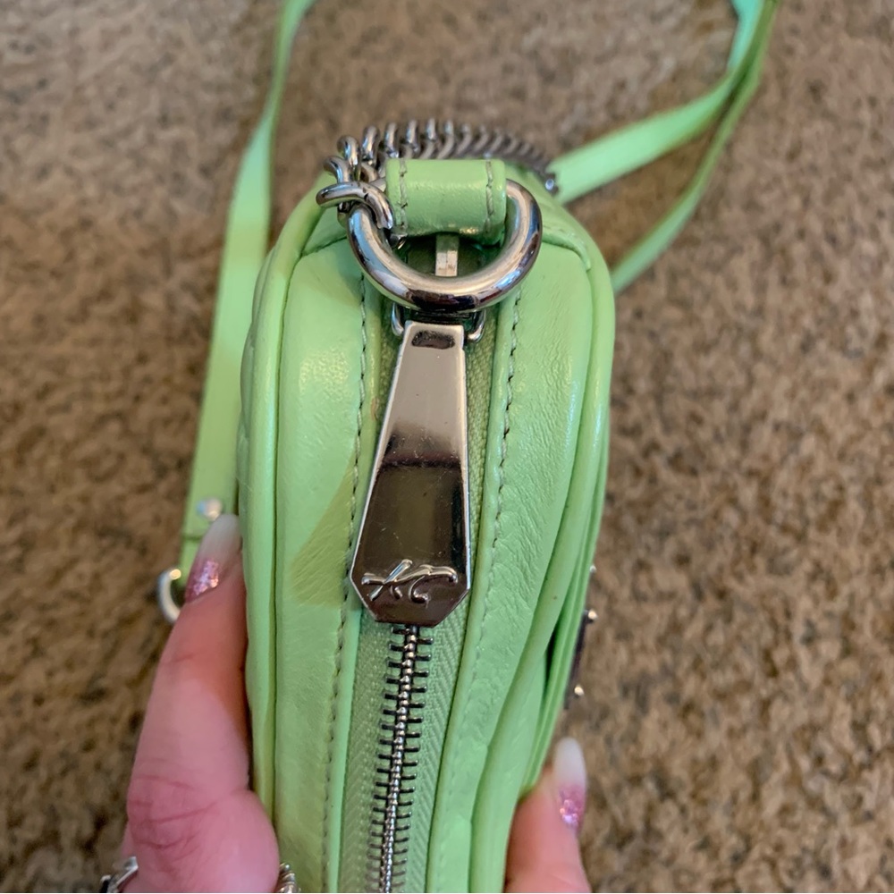 Kenneth Cole adjustable lime green crossbody bag - Picture 9 of 10